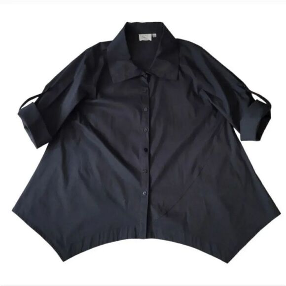 INAE Collection Handkerchief Hem Button Down Roll Tab Sleeve Tunic Top in Black - Picture 5 of 10